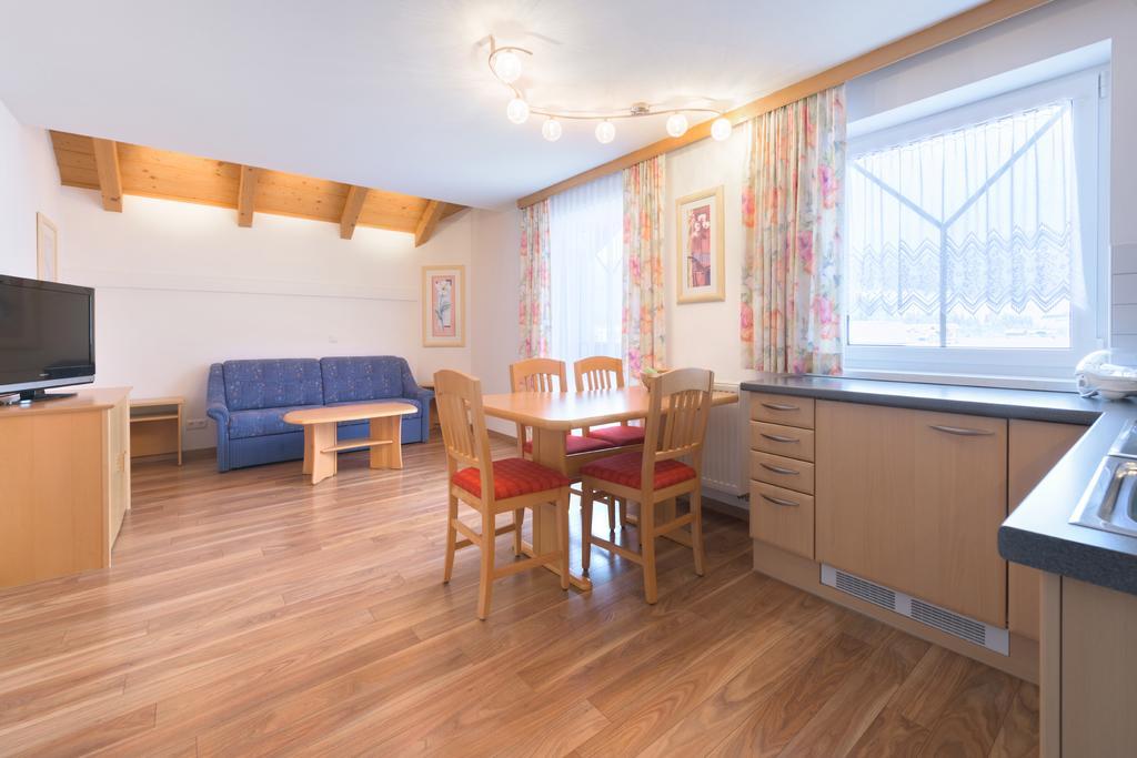 Haus Meneweger Apartment Flachau Exterior photo