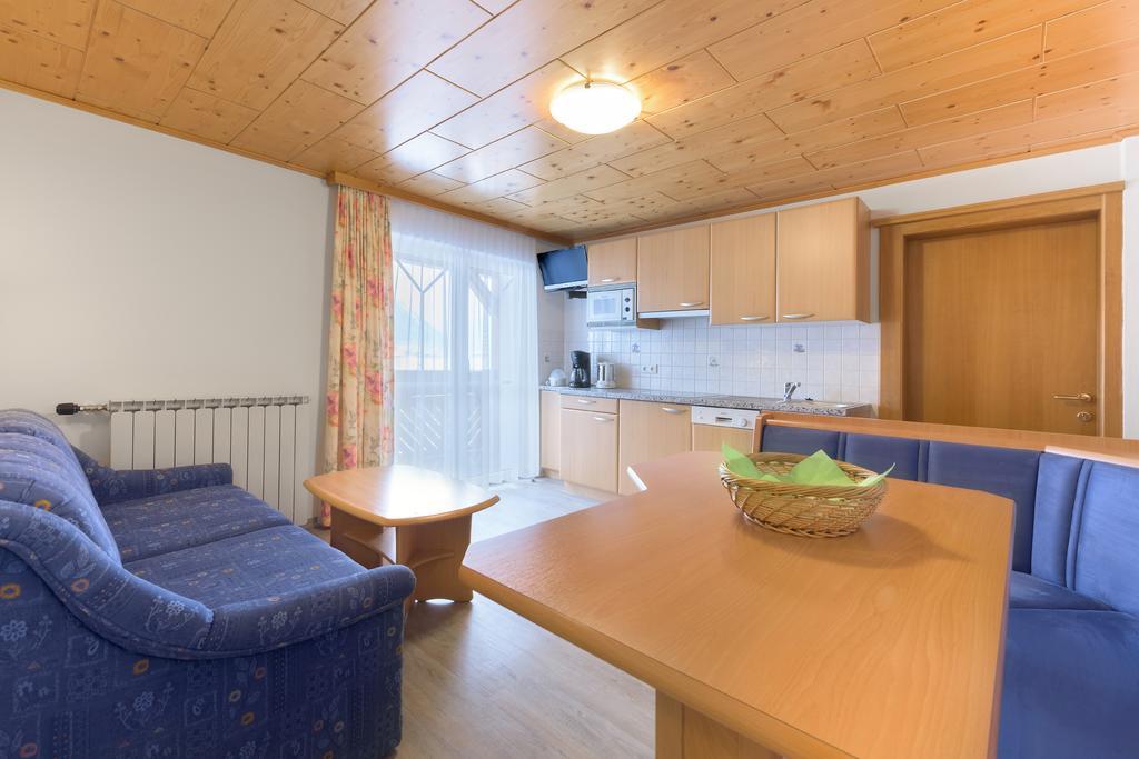 Haus Meneweger Apartment Flachau Exterior photo
